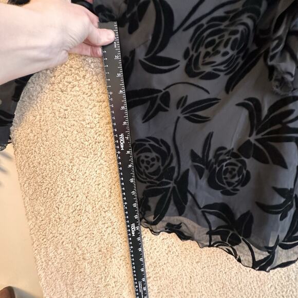 Women's Y2K Black Velvet Burnout Floral Top Sz XL Whimsigoth Fairy Goth Witchy - Picture 16 of 16